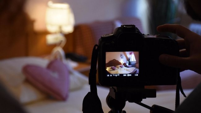 Bakıda kişi qadını intim fotoları ilə şantaj edib, 4 min dollar aldı