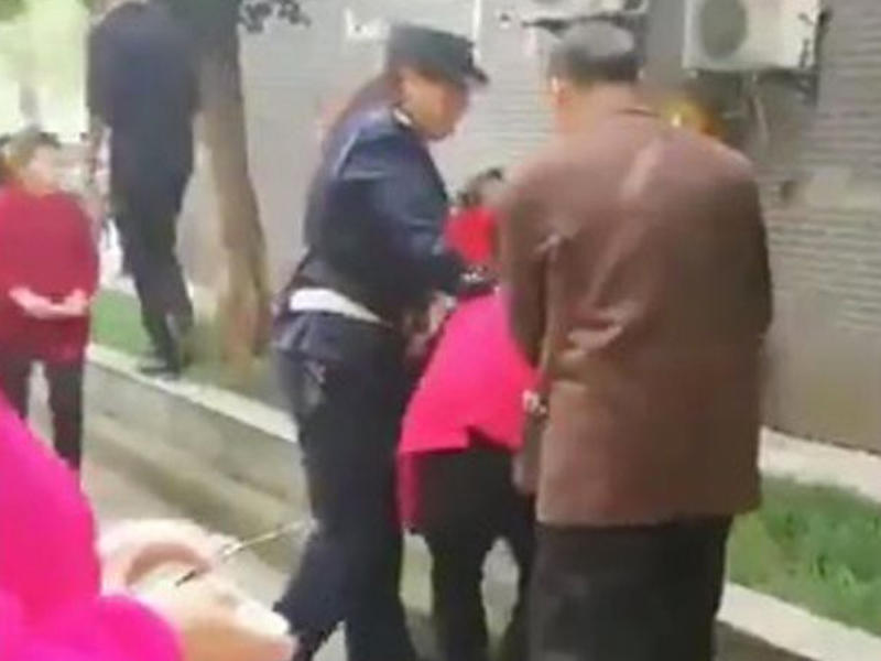 Qadın bağçaya hücum çəkib, 14 uşağı bıçaqladı - YENİLƏNİB - FOTO