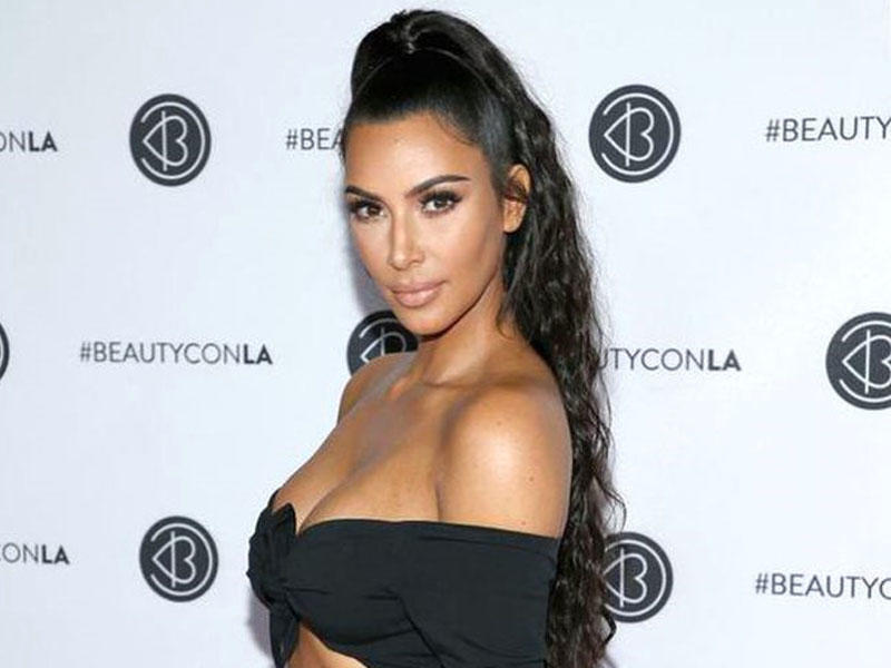 Erməni qızı: 50 kişinin qabağında soyunaram, amma seks zamanı ... - FOTO