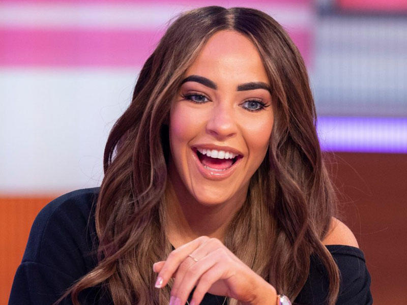 Aktrisa çılpaq ŞƏKLİni yaydı