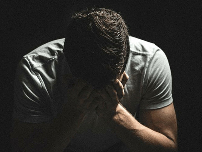 Kişi cinsiyyət orqanını kəsib atdı - 