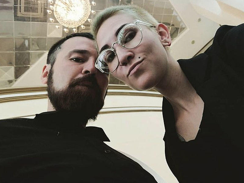 Qadın ərini yaralayıb, selfi çəkdi: 