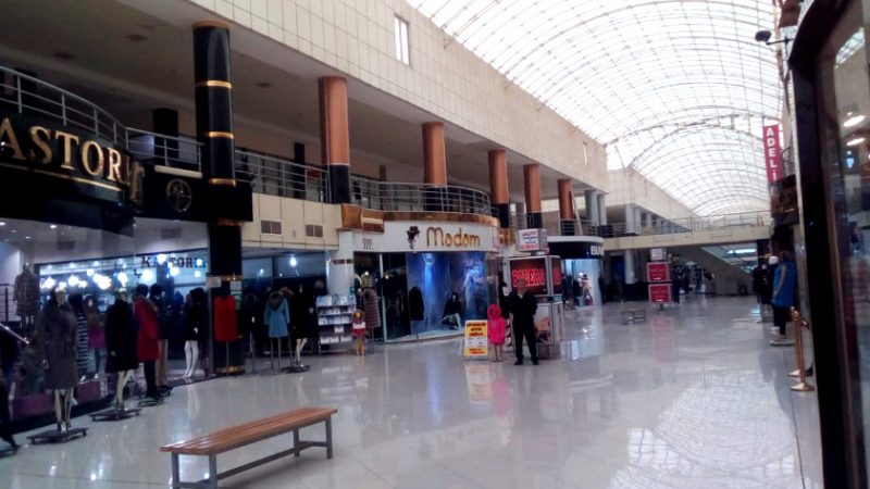 “Bir “şuba”nı gömrükdən 200 dollara keçiririk” – Bakının xəz-dəri bazarında son durum