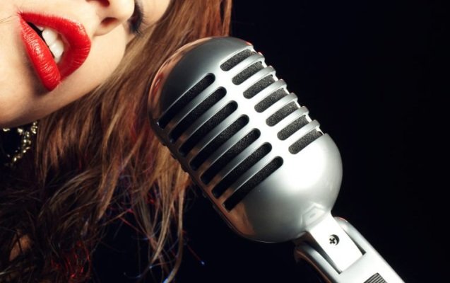 Qadın alveri edən müğənni azadlıqda – Hökm