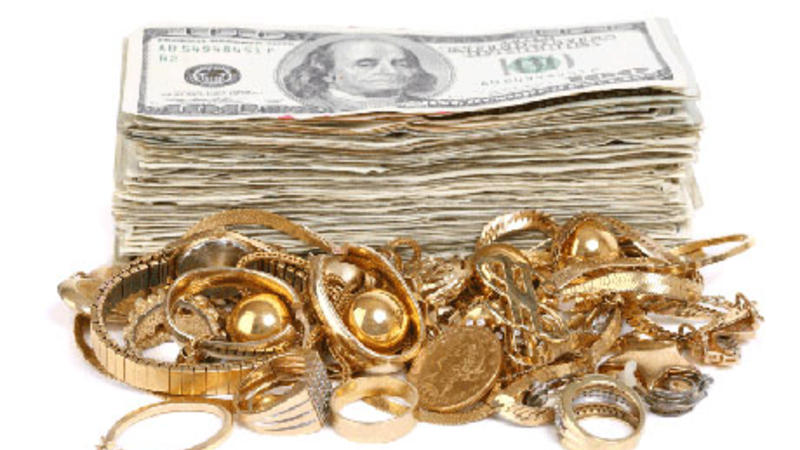 Bakıda MÜDHİŞ CİNAYƏT: “Quran”ın qızıl qabı, svarovski daşlar, külli miqdarda dollar və...