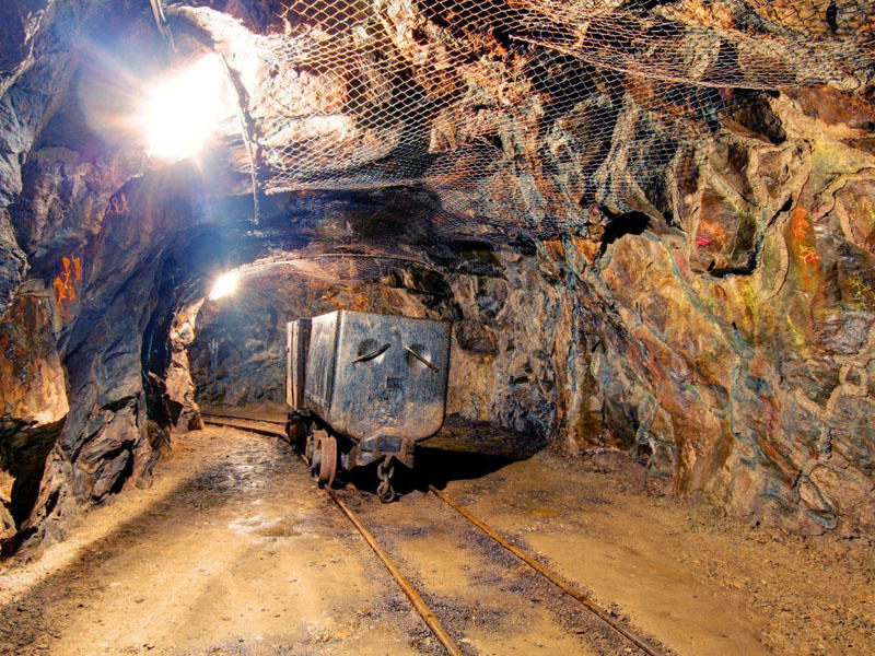 Rusiya şirkəti Ermənistandakı qızıl mədənini satır