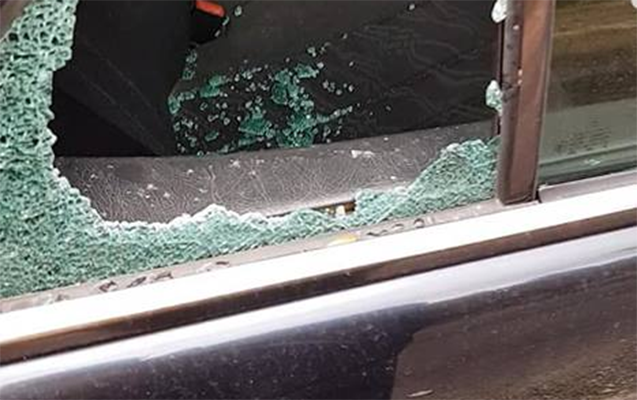 Bakıda vəkilin maşınına oğru girdi - Fotolar