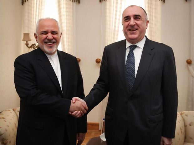 Elmar Məmmədyarov iranlı həmkarı ilə görüşüb