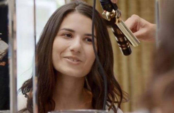 Bu milyoner qız 5 ildir saçını daramır - Fotolar