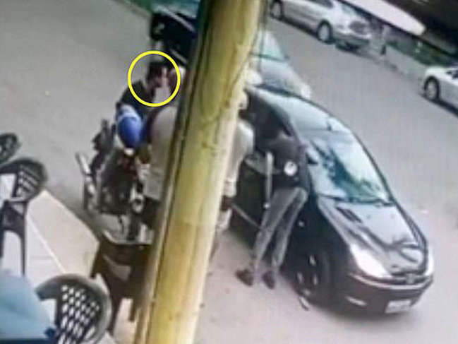 Polis zabiti dostunu güllələdi, sonra intihar etdi - VİDEO