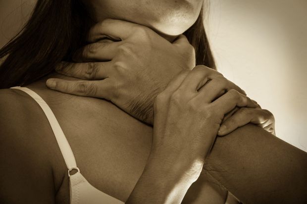 Bakıda qısqanc ər arvadını boğaraq öldürüb