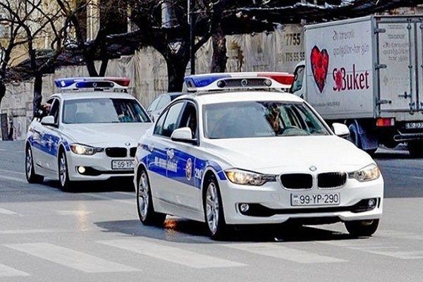 Bakıda yol polisi protokol yazmağa kağız tapmadı
