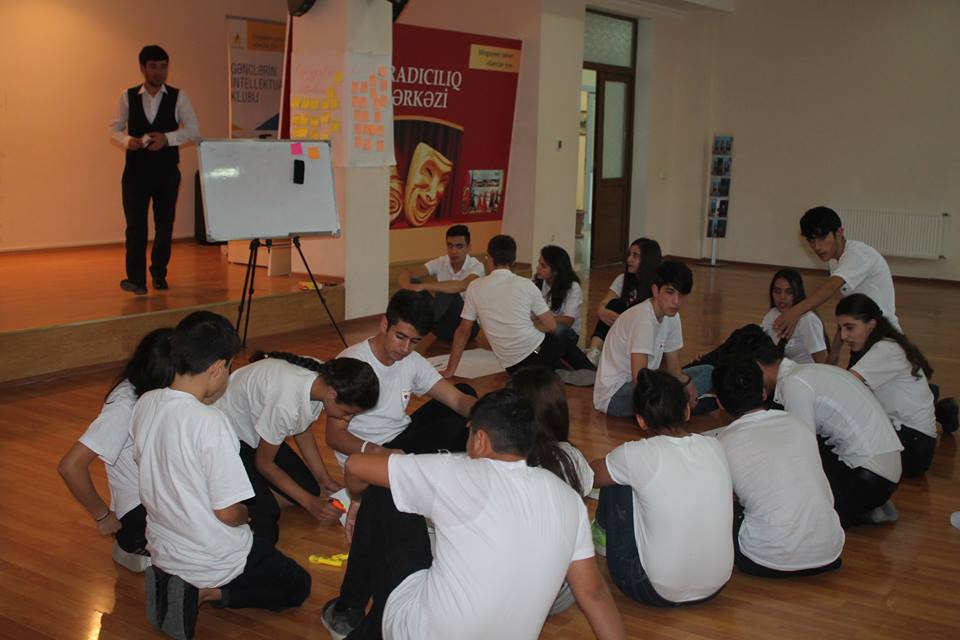 Gənclər “Nifrəti sayğıya çevirək” dedilər