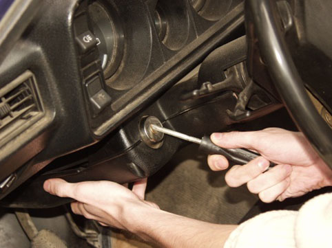 Birindən maşın, digərindən nömrə oğurladılar, amma uzağa gedə bilmədilər