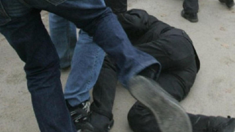 Azərbaycanda məktəblilər arasında ŞOK OLAY: kürəyindən bıçaqladı