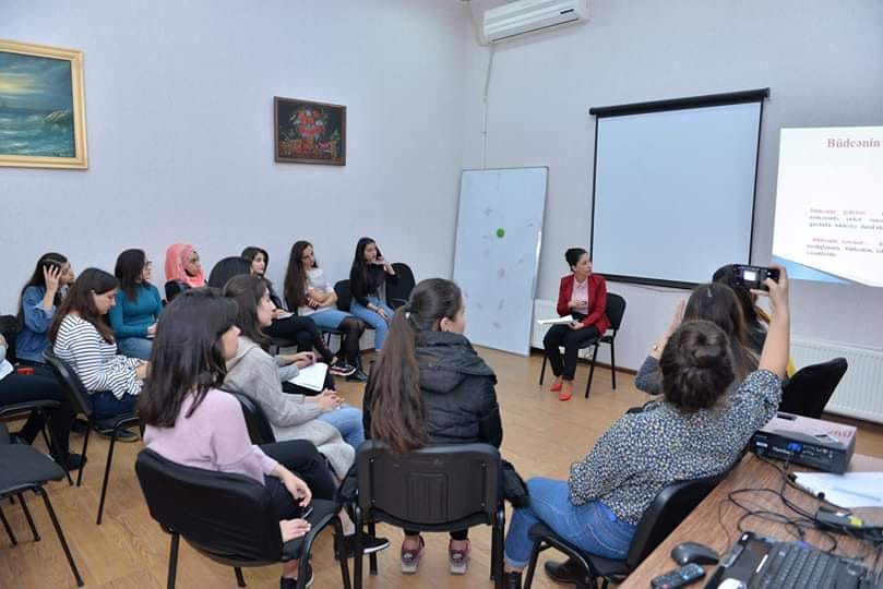“Loqos” da “Layihələrin yazılması və idarə edilməsi” adlı təlimlərin növbəti mərhələsi başa çatıb