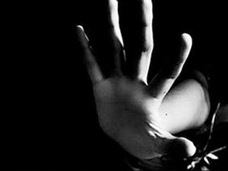 Kişi müəllimin oğlan şagirdinə yazdığı sevgi mesajları ortaya çıxdı - FOTO