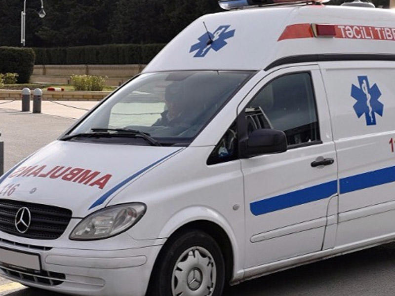 Sabirabadda təcili yardım maşını qəzaya uğradı: 5 nəfər xəsarət aldı