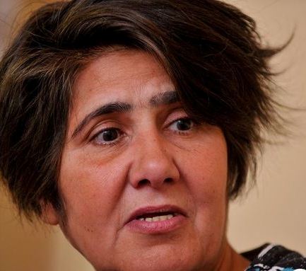 Küçələrdə acından qum yeyən ana: Oğlum yanımdan keçirdi, amma...