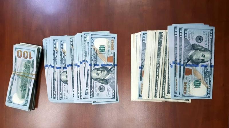 Azərbaycan vətəndaşının alt paltarından 20 min dollar çıxdı – FOTO