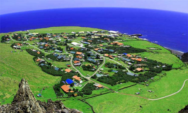 Dünyada ən çətin səfər edilən ada: Cəmi 300 nəfər yaşayır – Fotolar