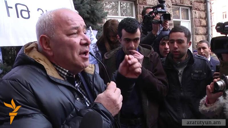 Ermənistanda etirazlar başladı, xalq AYAĞA QALXDI - FOTO