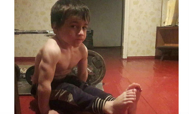 Bütün dünya bu uşaqdan danışır — 5 yaşlı çeçen dayanmadan 4105 dəfə jim vurdu (VIDEO)