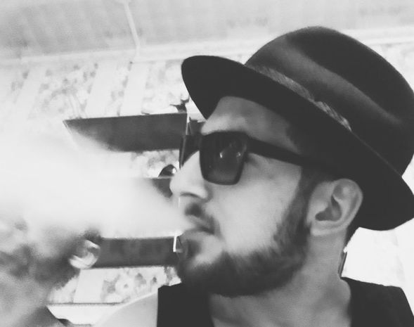 Azərbaycanlı tələbə qız üstündə qətl törətdi - FOTO