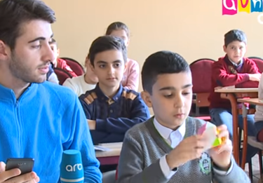 Azərbaycanda hər kəs bu 5-ci sinif şagirdindən danışır - VİDEO