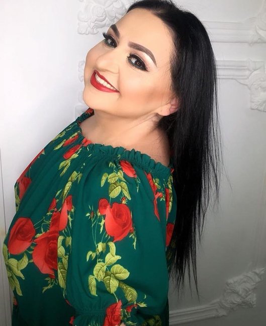 Anası yenicə rəhmətə gedən Toppuş bacı xınayaxdıda - FOTO