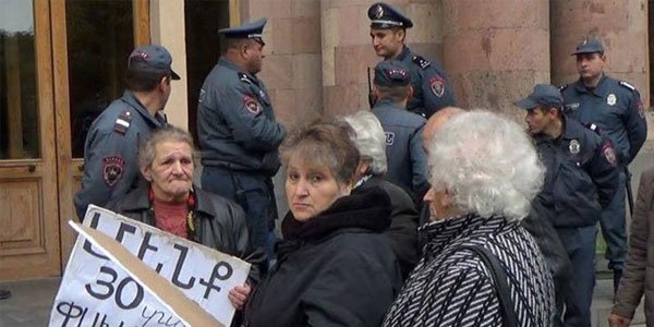 “Azərbaycandan gəlmələr” İrəvanda ayağa qalxdı (VİDEO)