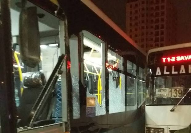 Bakıda iki avtobus toqquşdu - FOTO