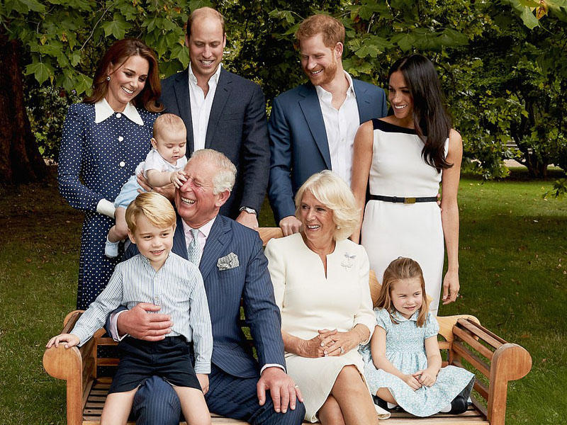 Şahzadə şahzadənin burnundan yapışdı - FOTO