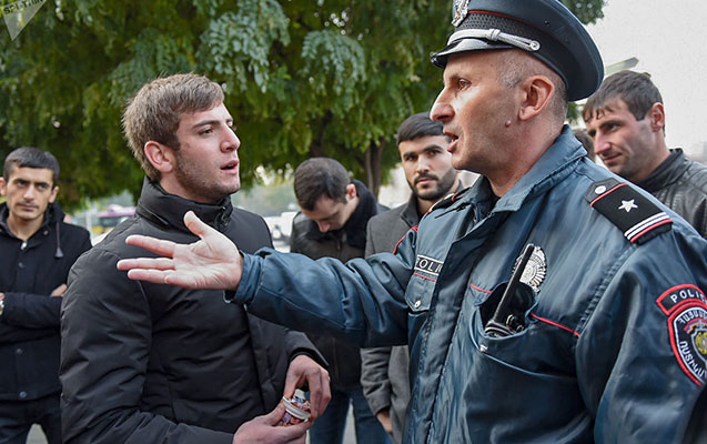 Ermənistanda Aprel döyüşlərinin iştirakçıları hökumətə qarşı - Fotolar