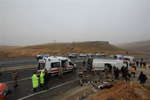 Türkiyədə cənazə aparan maşın aşdı: yeddi ölü, 15 yaraalı - VİDEO