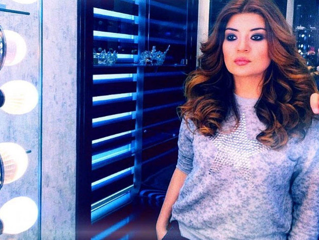 İnanılmaz olay - 35 yaşlı azərbaycanlı müğənni nənə oldu - FOTOLAR