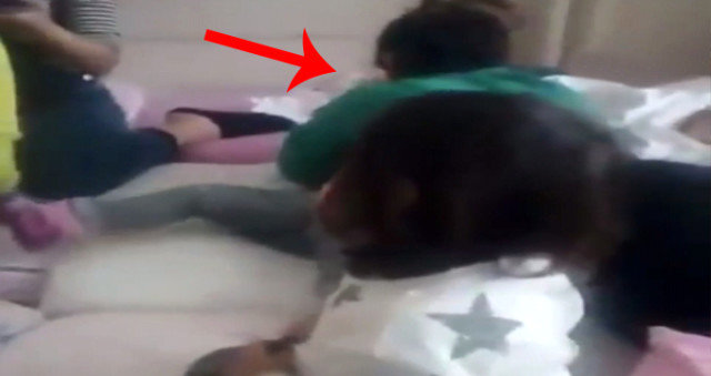 Bağçada növbəti VƏHŞİLİK: Uşağı susdurmaq üçün ağzını tutdu, nəfəsi... - Dəhşətli VİDEO