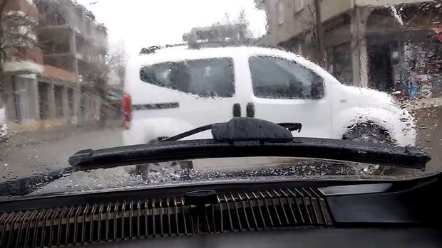 Sürücülər yağışlı havalarda nəyə diqqət etməlidirlər? - VİDEO