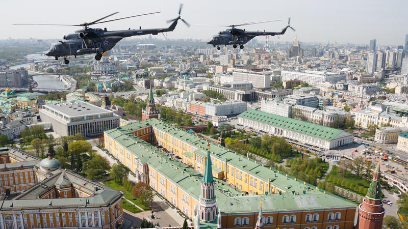 Kremldə TƏŞVİŞ: Silahlı şəxslər naməlum helikopterlərlə...
