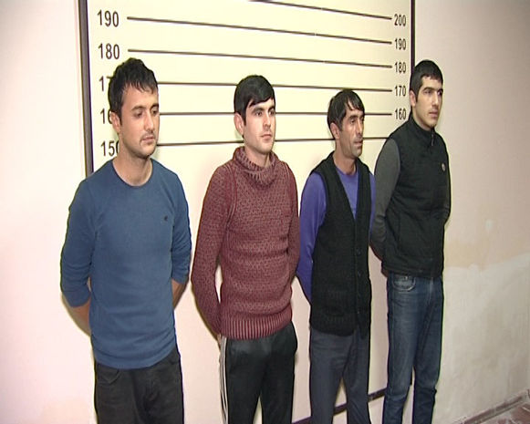 Sumqayıtda avtomobillərdən oğurluq edən şəxslər saxlanılıb - FOTO