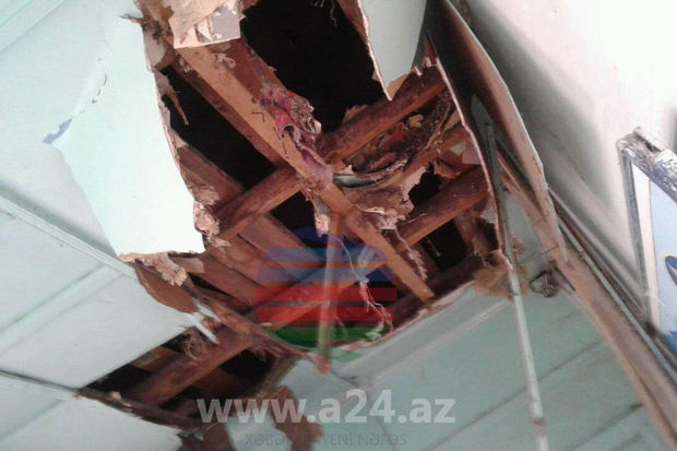 Kürdəmirdə məktəbin tavanı uçub - FOTO