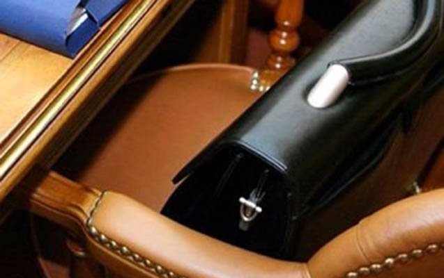 Daha bir yüksək vəzifəli məmur işdən ÇIXARILDI - SƏRƏNCAM