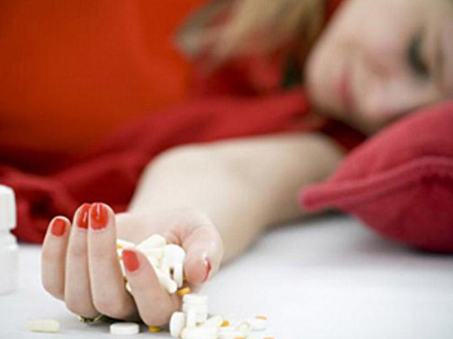 Bakıda sevgilisinə əsəbiləşən qadın yüksək dozalı dərman içib ...