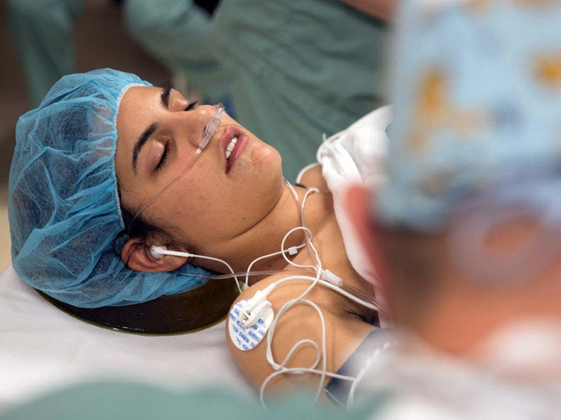 Babasilli qadın əməliyyat vaxtı zorlandığını deyir - Nazir işə qarışdı - FOTO