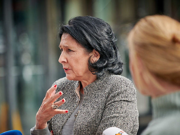 Gürcüstan ilk qadın prezidentini seçdi - YENİLƏNİB