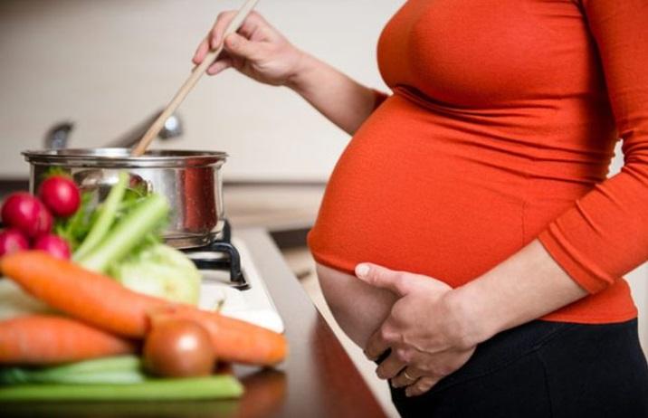 Bu meyvəni yeyən hamilə qalır