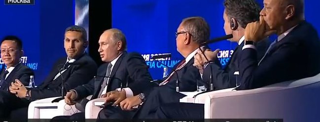 Putin dollar ilə bağlı zarafat etdi - Bütün zal güldü - VİDEO