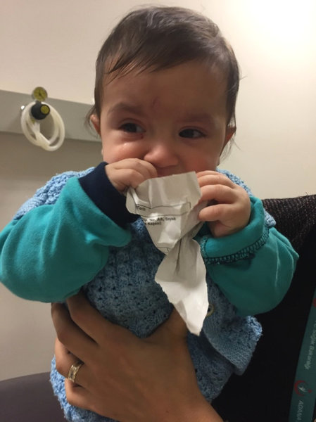 8 aylıq körpəni küçəyə atıb və qaçdılar