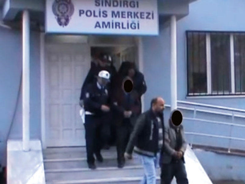 80 yaşlı kişi əxlaqsızlıq yuvasında tutuldu - 