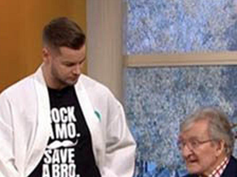 Efirdə biabırçılıq: qonaq intim yerini göstərdi - FOTO